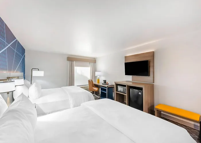 Inn Comfort - Near Hood