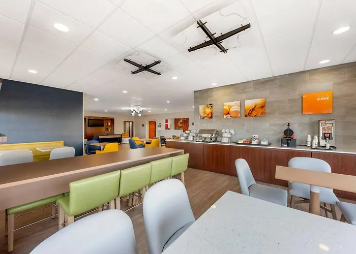 Comfort - Near Hood Inn 5*
