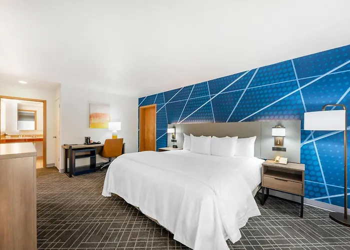 Inn Comfort - Near Hood 5*