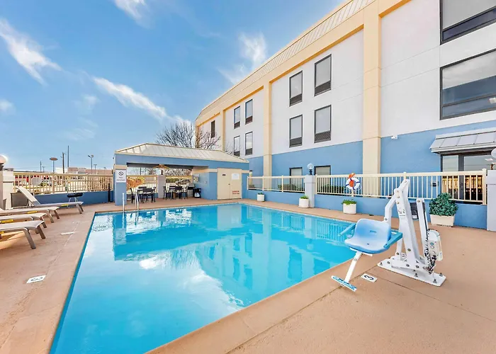 Comfort - Near Hood Inn 5*
