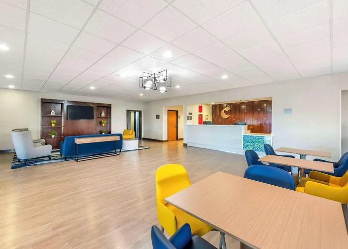 Inn Comfort - Near Hood