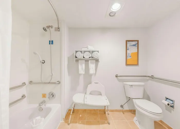Comfort - Near Hood Inn 5*
